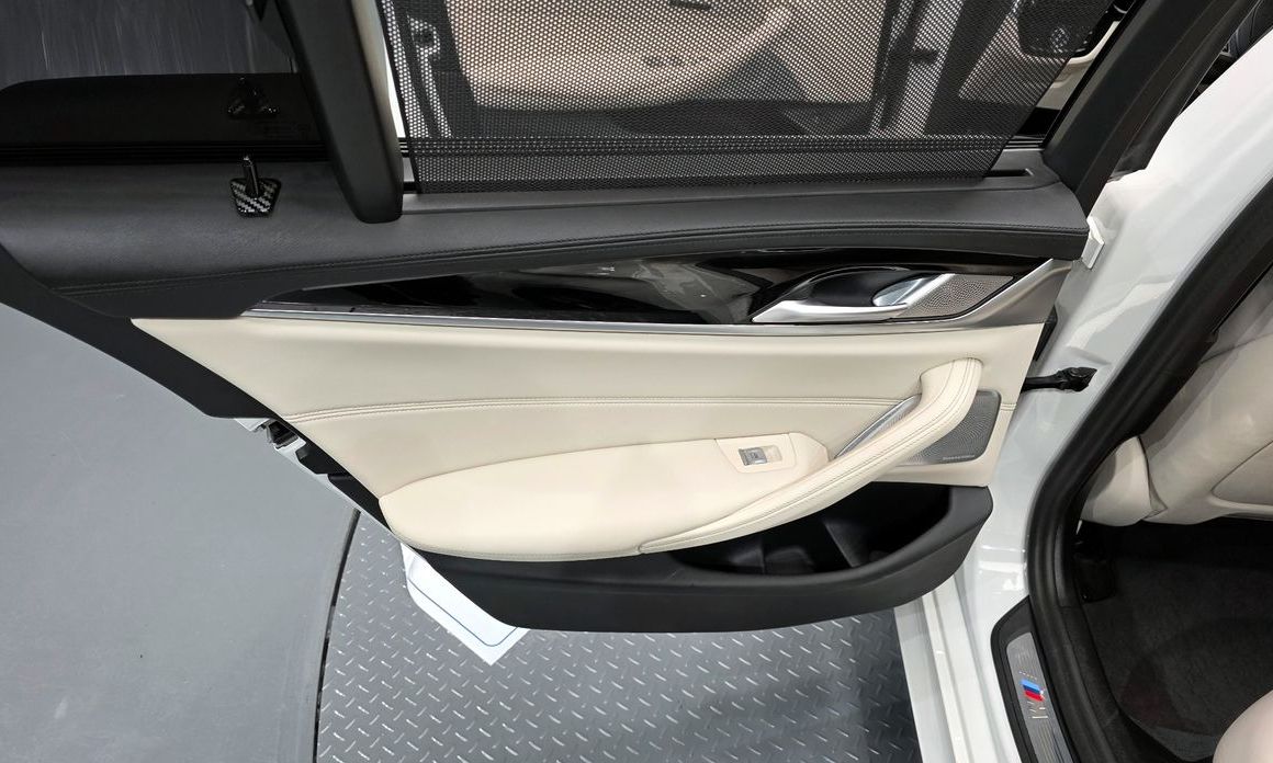BMW 5-Series 2023