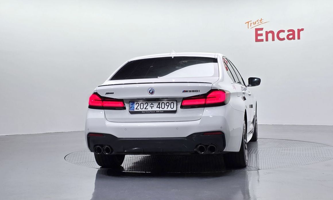 BMW 5-Series 2023