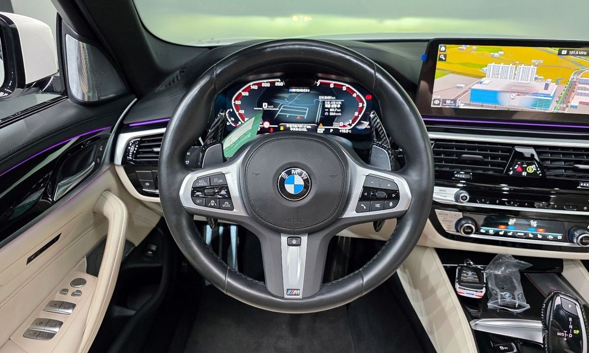 BMW 5-Series 2023