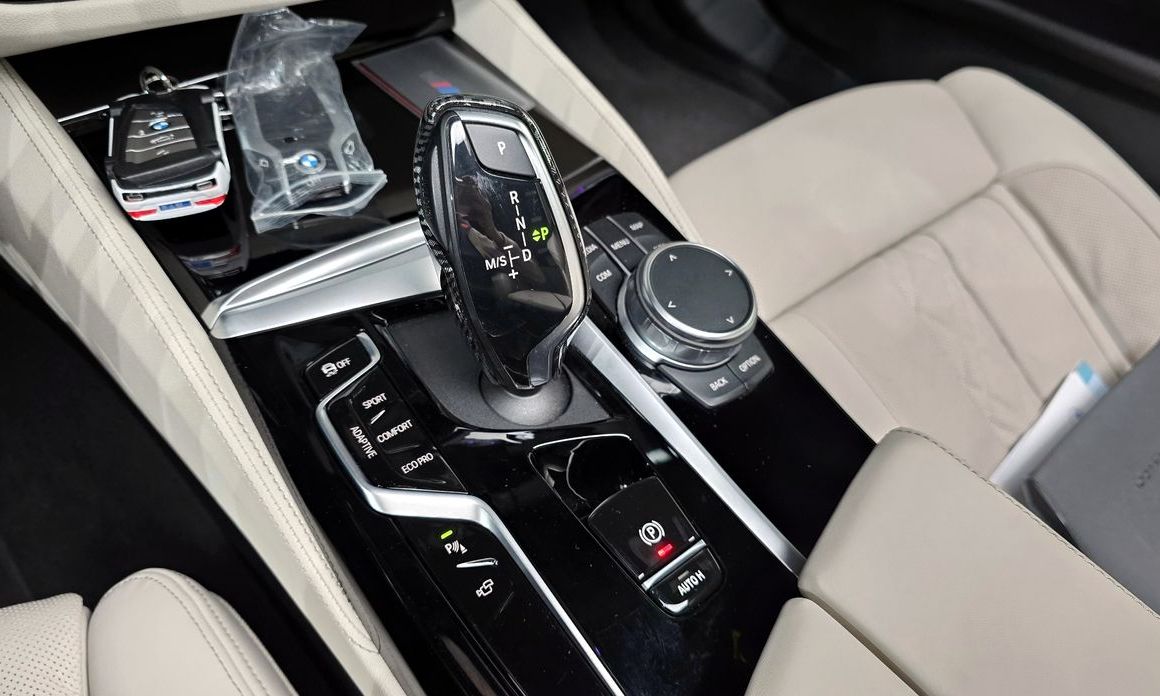 BMW 5-Series 2023
