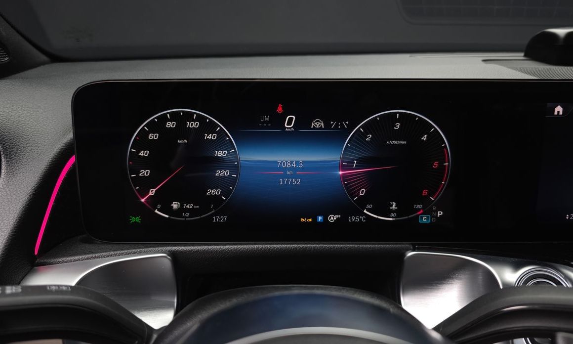 Mercedes-Benz GLB-Class 2024