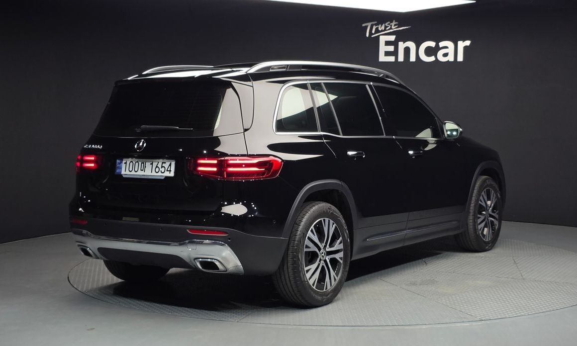 Mercedes-Benz GLB-Class 2024