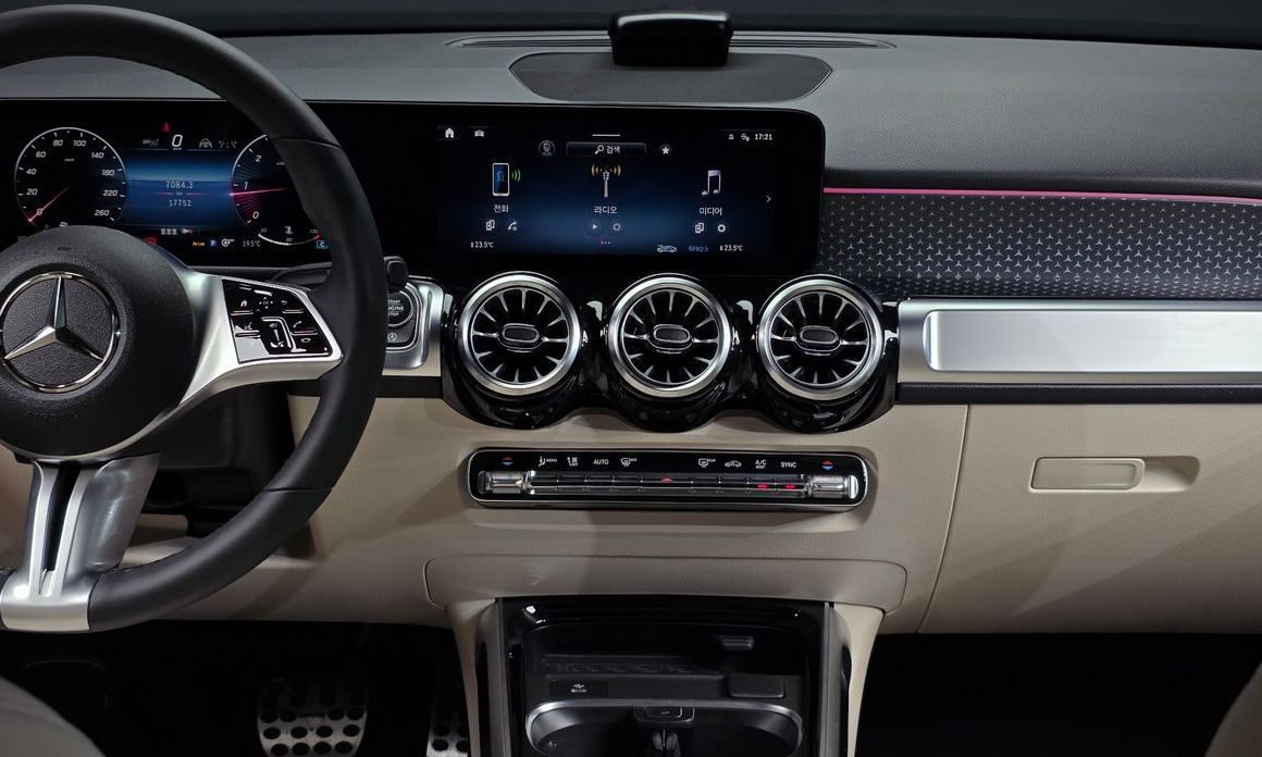 Mercedes-Benz GLB-Class 2024