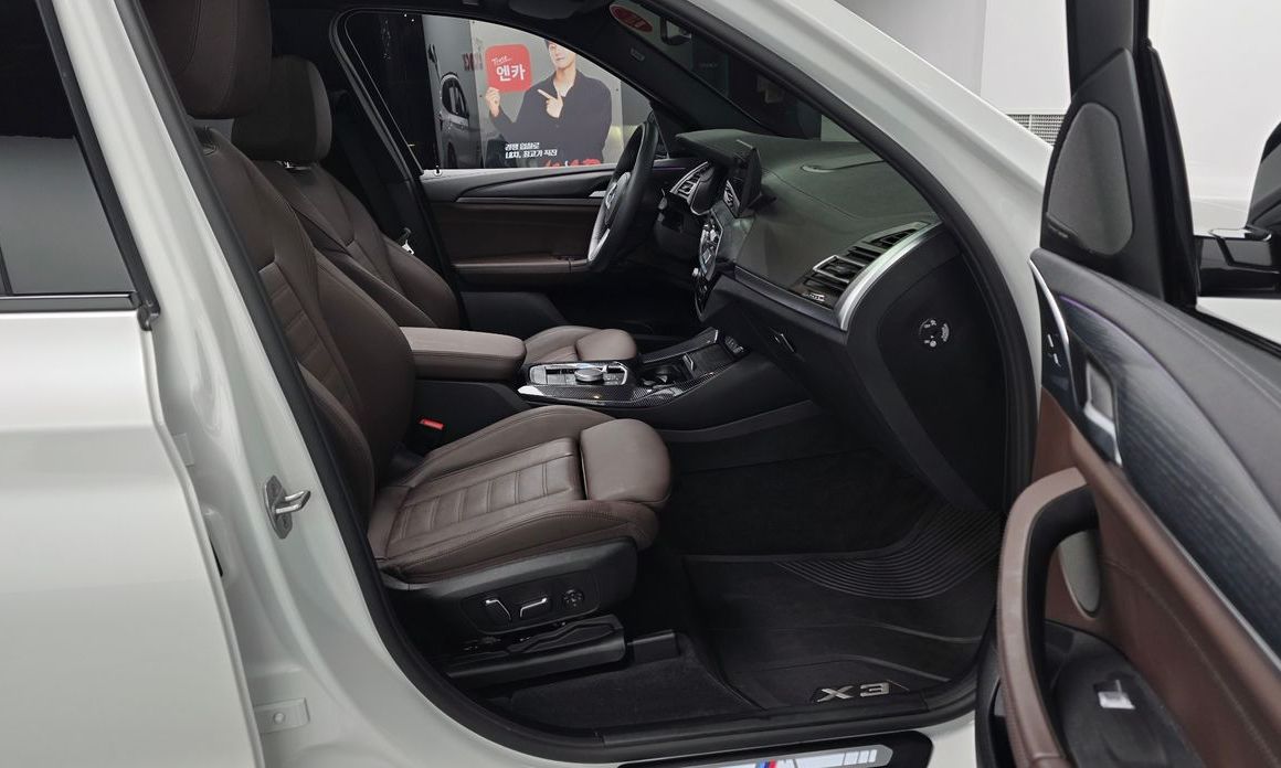 BMW iX3 2025