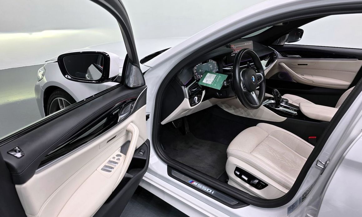 BMW 5-Series 2023