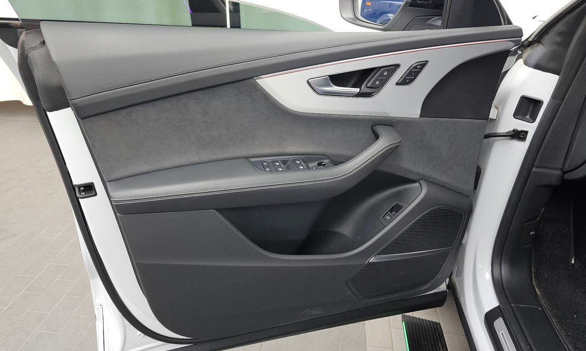 Audi Q8 2023