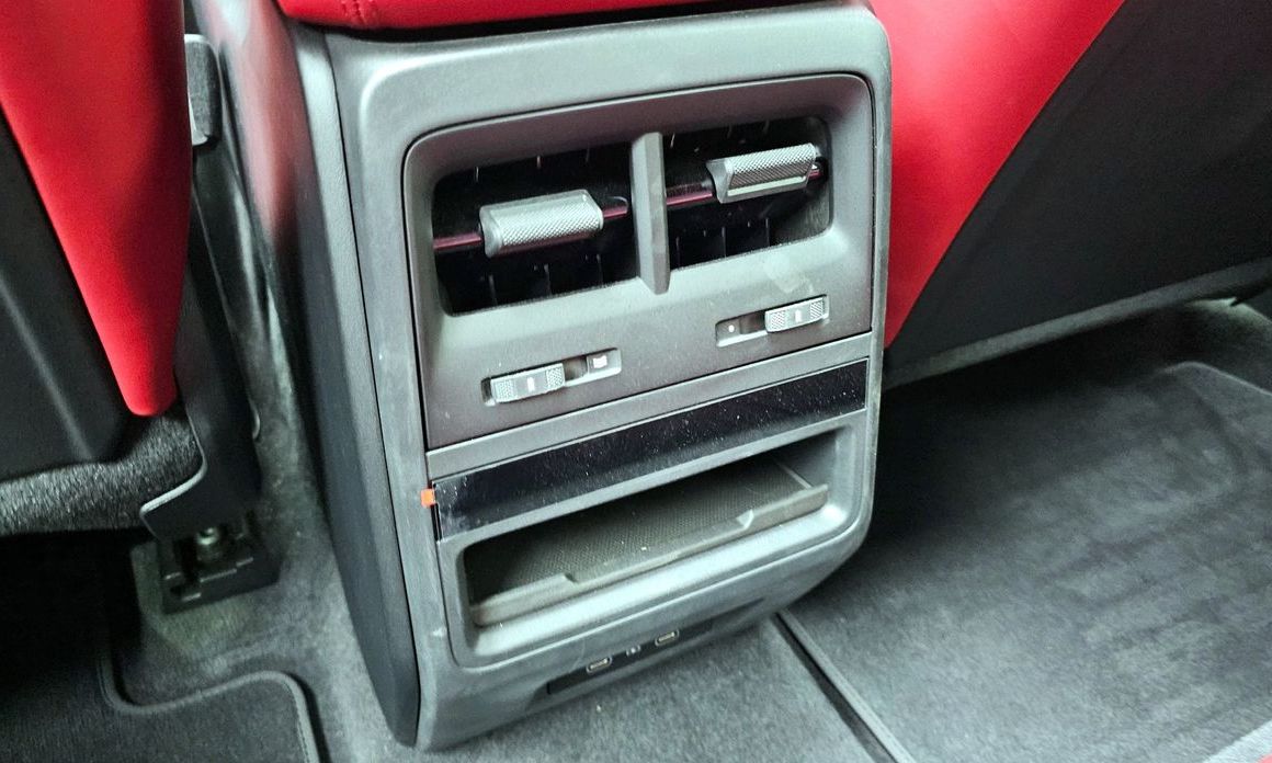 Porsche Macan 2025