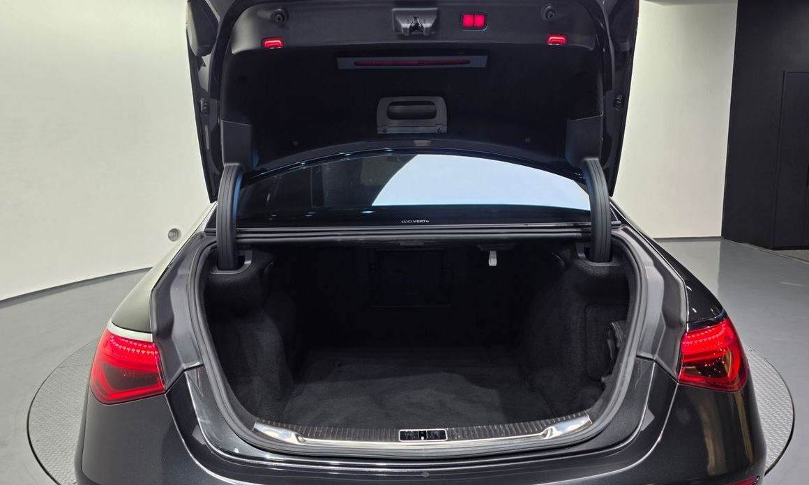 Mercedes-Benz S-Class 2021
