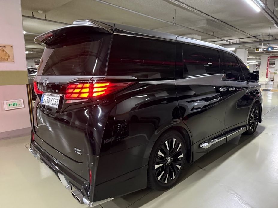 Toyota Alphard 2025