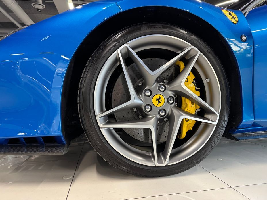 Ferrari F8 2022