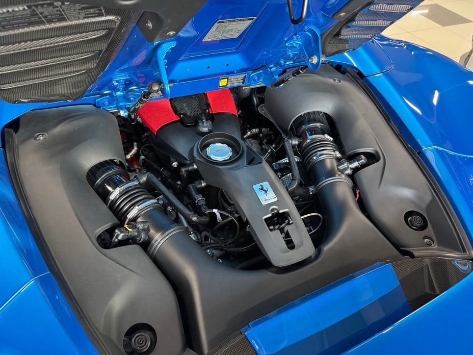 Ferrari F8 2022