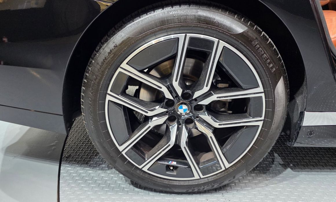 BMW 7-Series 2024