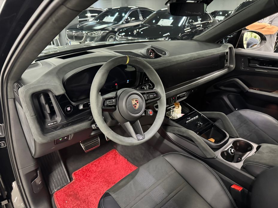 Porsche Cayenne 2025