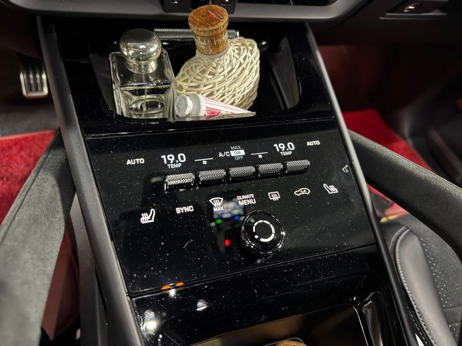Porsche Cayenne 2025