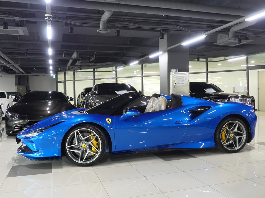 Ferrari F8 2022