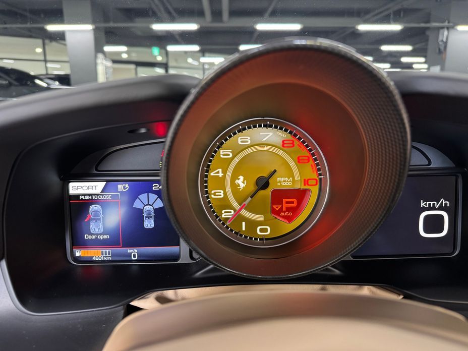Ferrari F8 2022