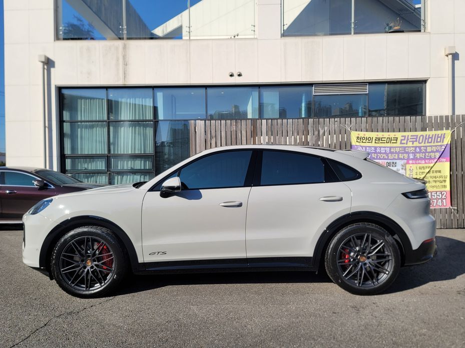 Porsche Cayenne 2025