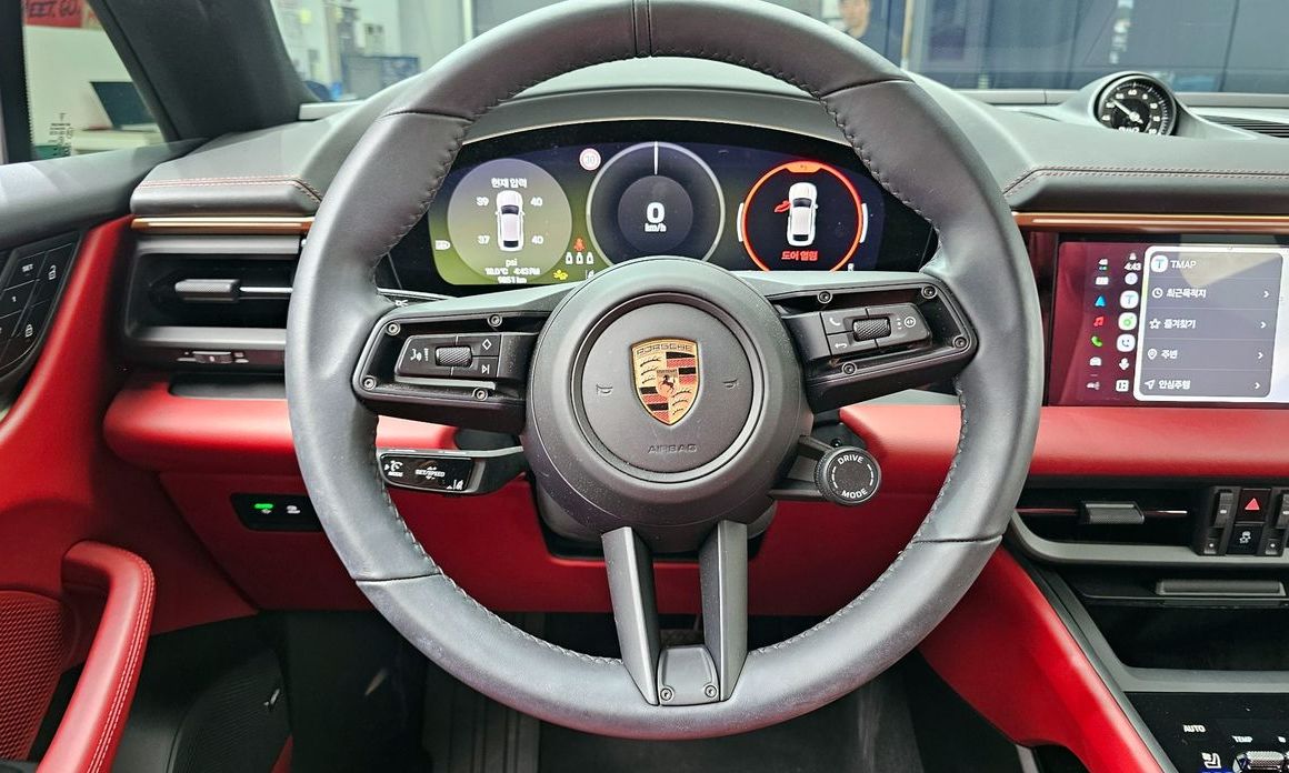 Porsche Macan 2025