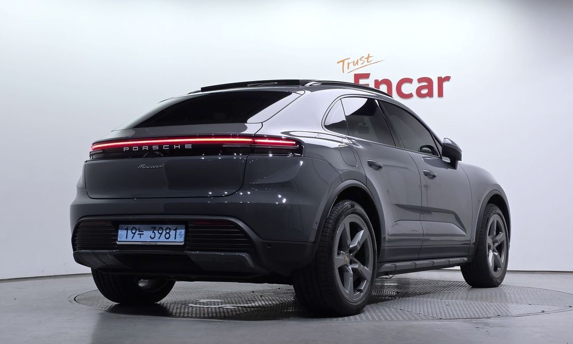 Porsche Macan 2025