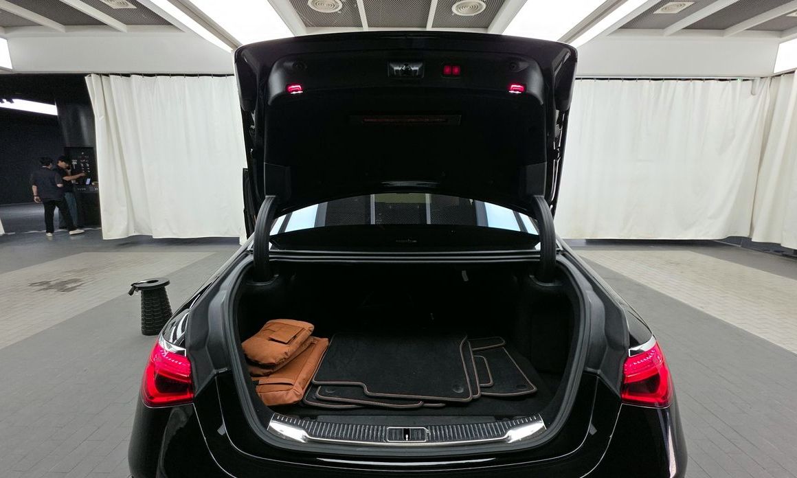 Mercedes-Benz S-Class 2023