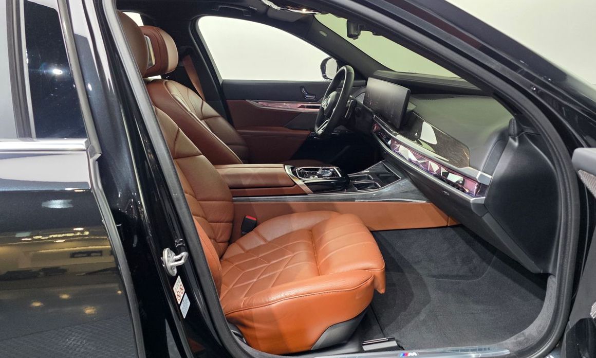 BMW 7-Series 2024
