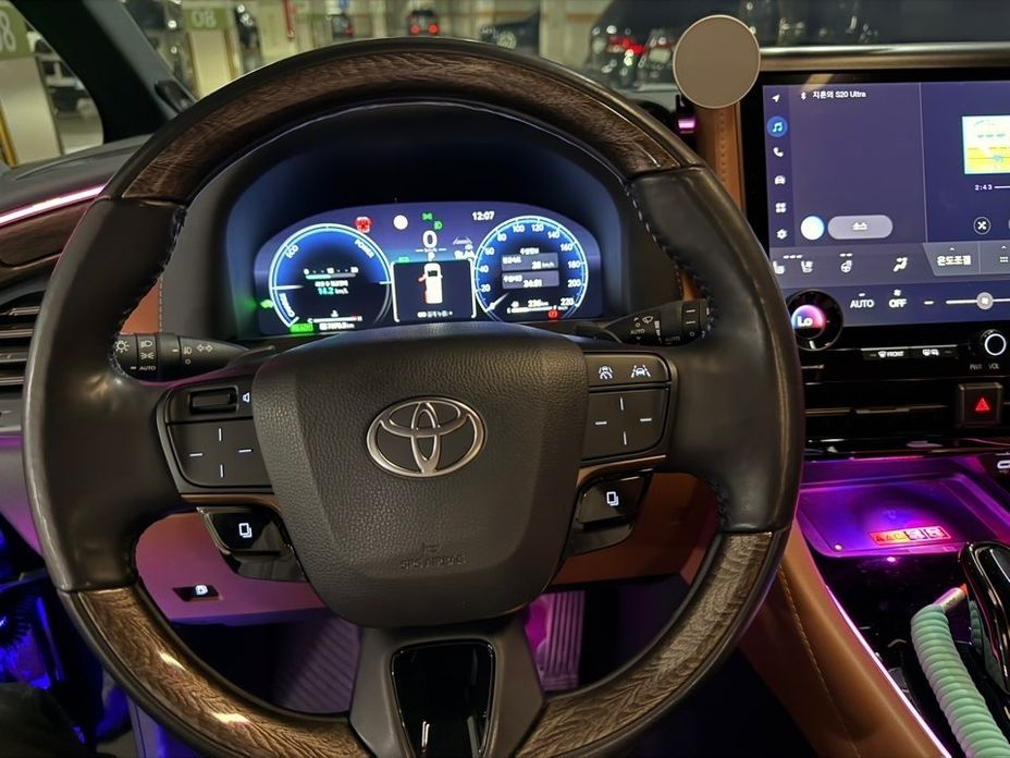 Toyota Alphard 2025