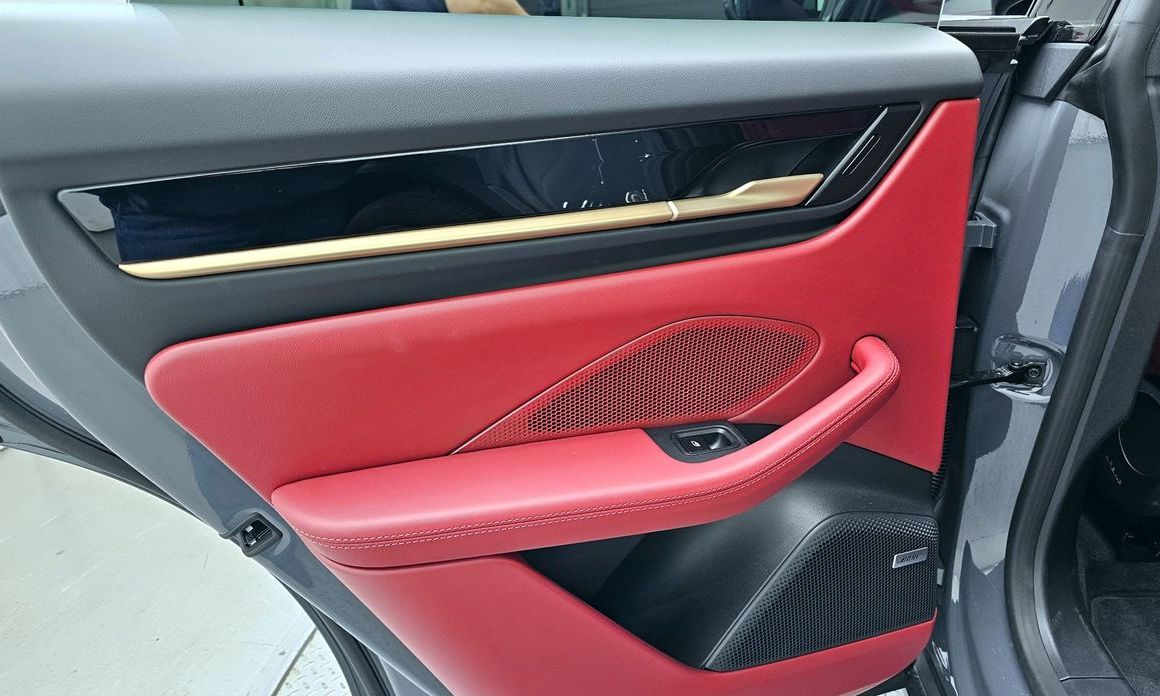 Porsche Macan 2025