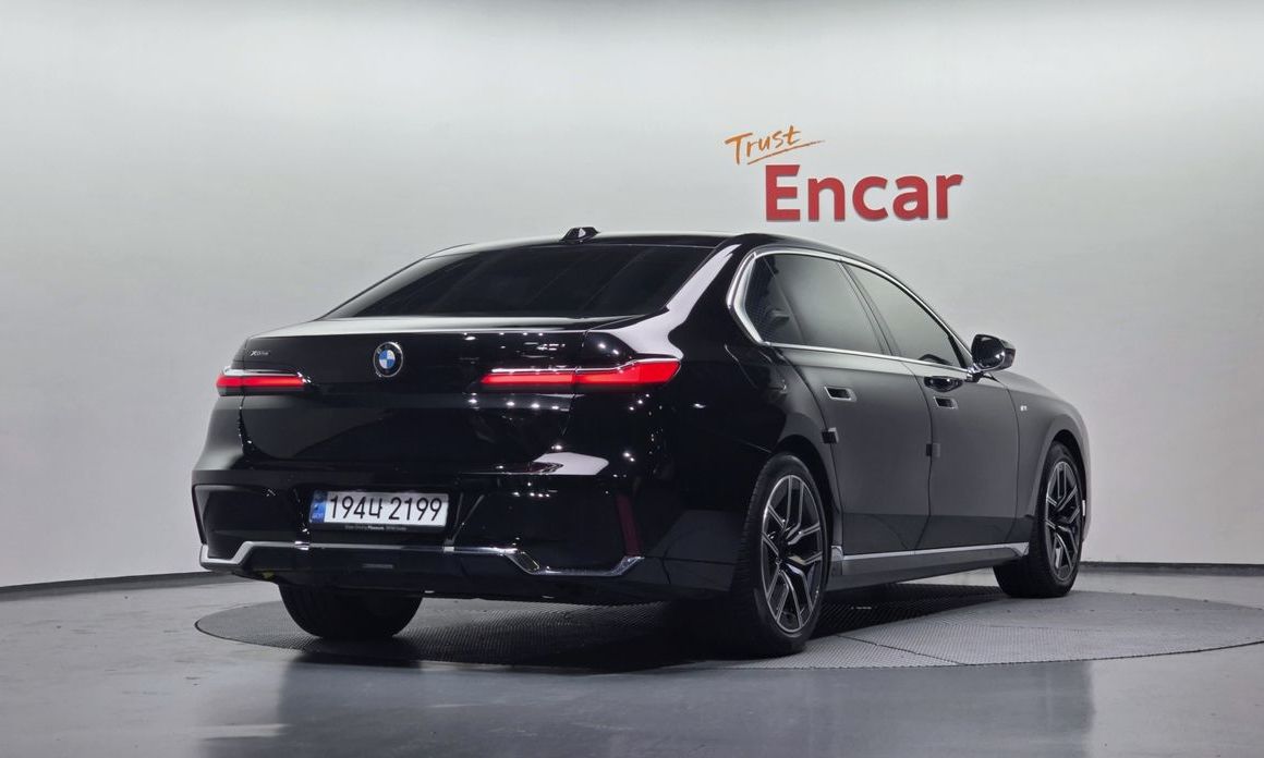 BMW 7-Series 2024