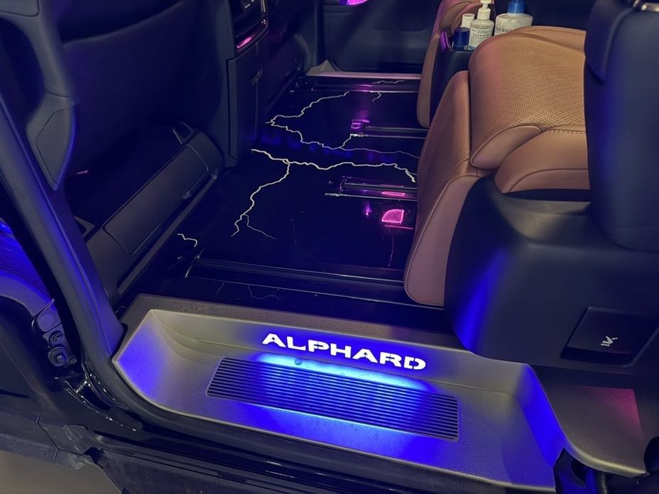 Toyota Alphard 2025