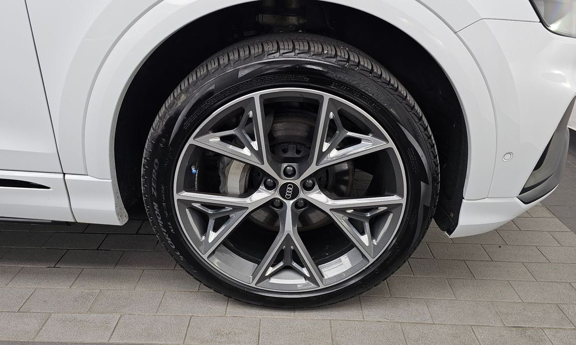 Audi Q8 2023