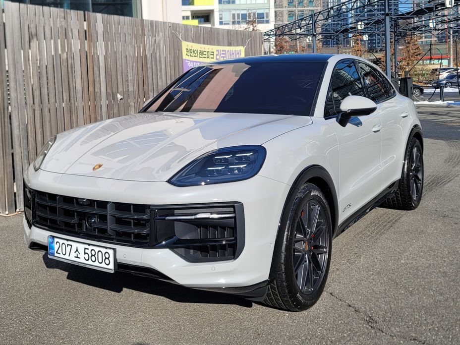 Porsche Cayenne 2025