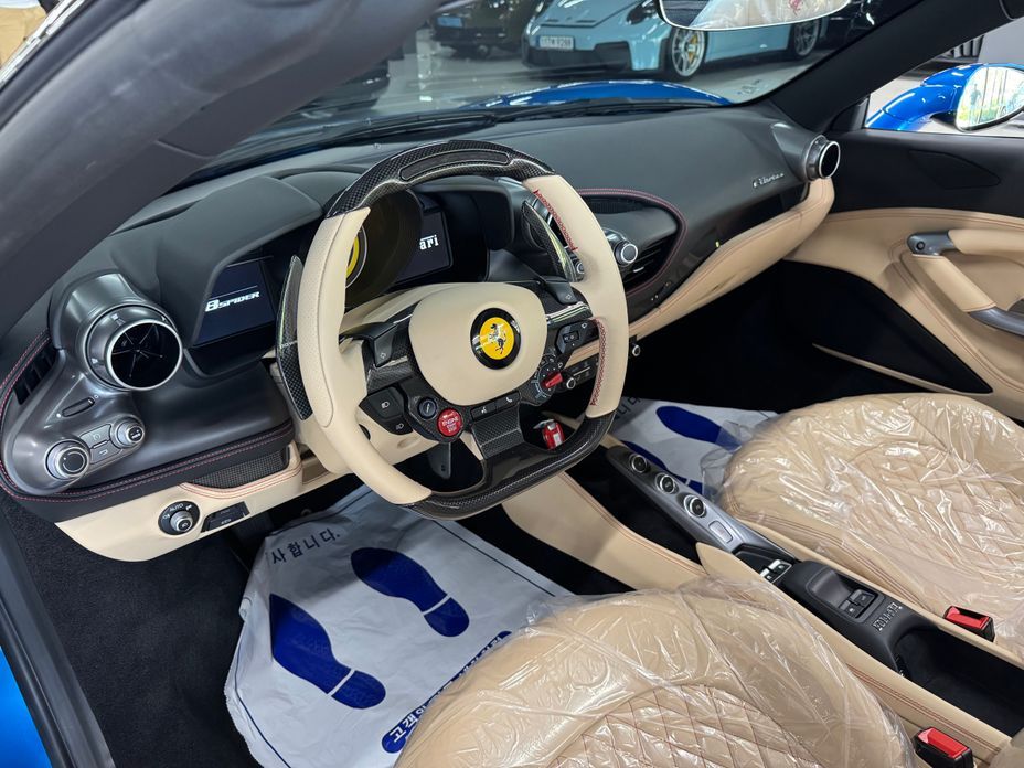 Ferrari F8 2022