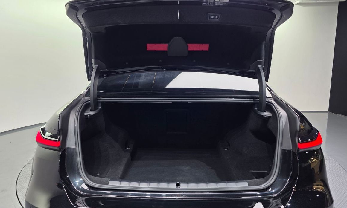 BMW 7-Series 2024