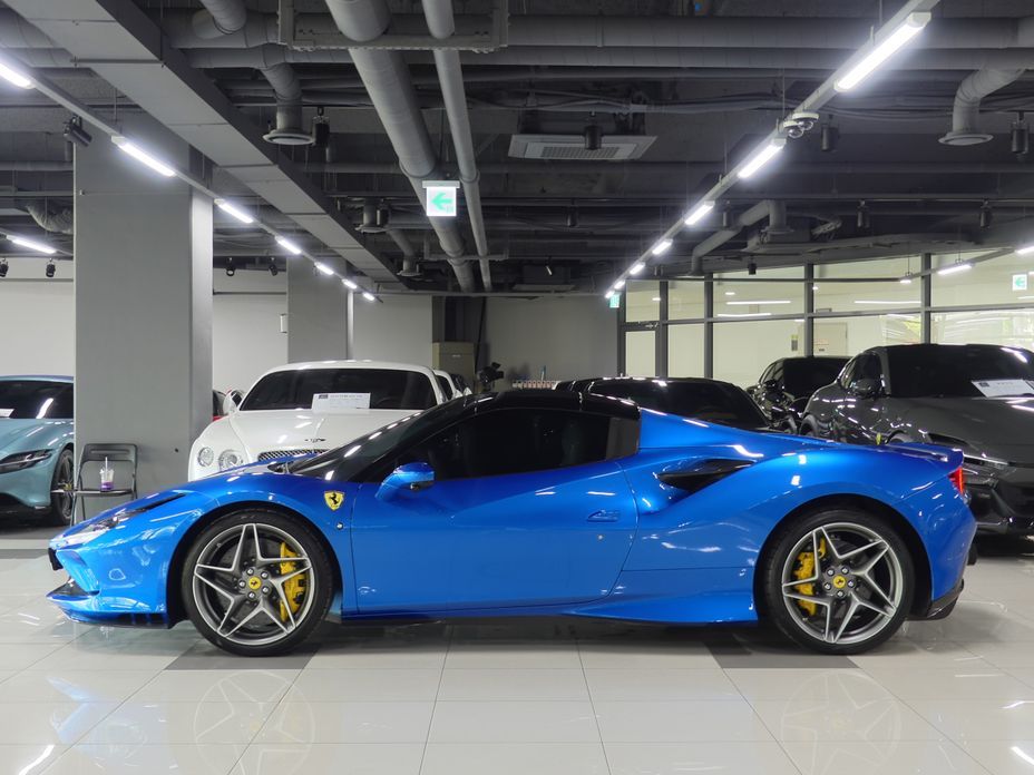 Ferrari F8 2022