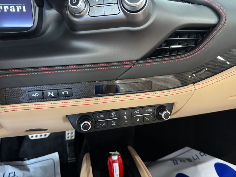 Ferrari F8 2022