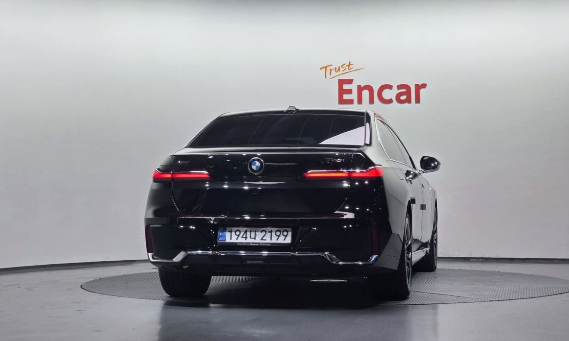 BMW 7-Series 2024