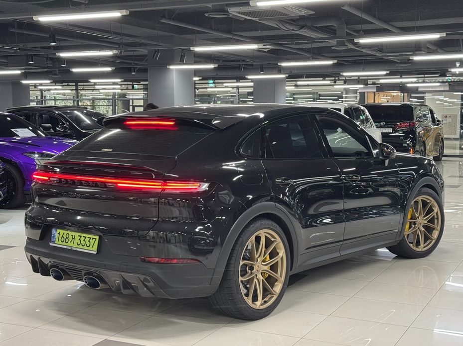 Porsche Cayenne 2025