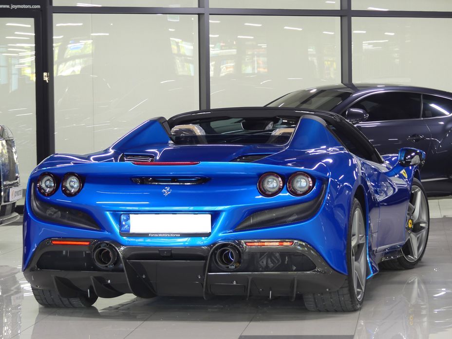 Ferrari F8 2022