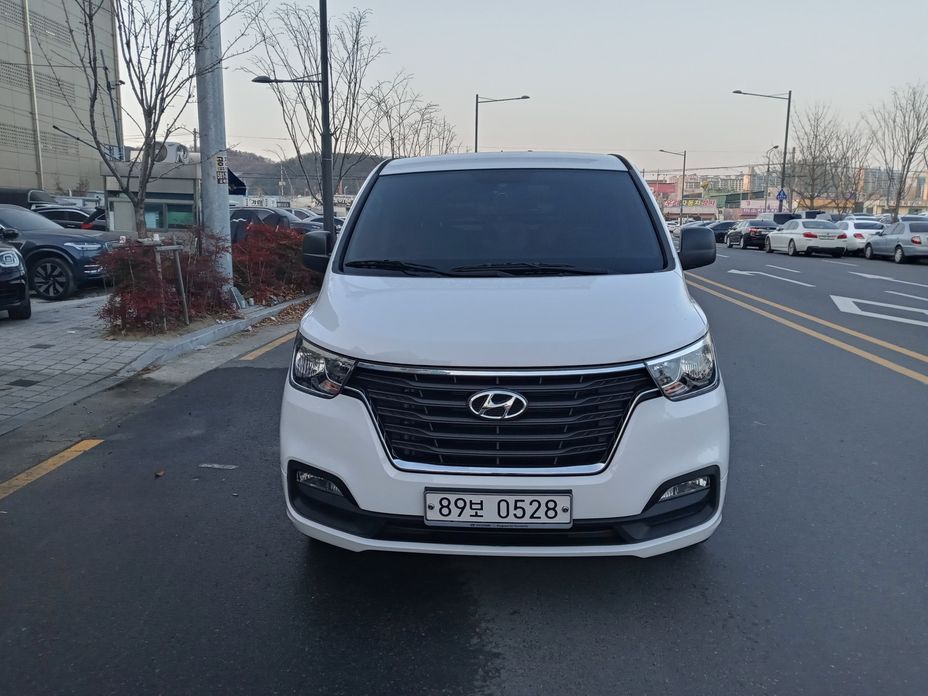 Hyundai Starex 2021