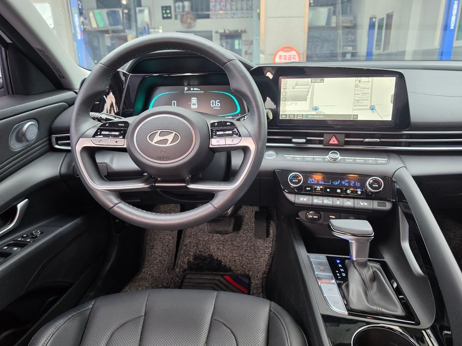 Hyundai AVANTE 2024