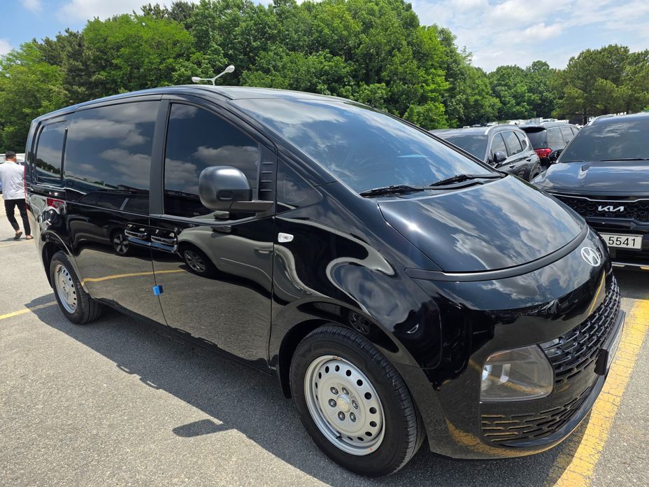 Hyundai Staria 2025