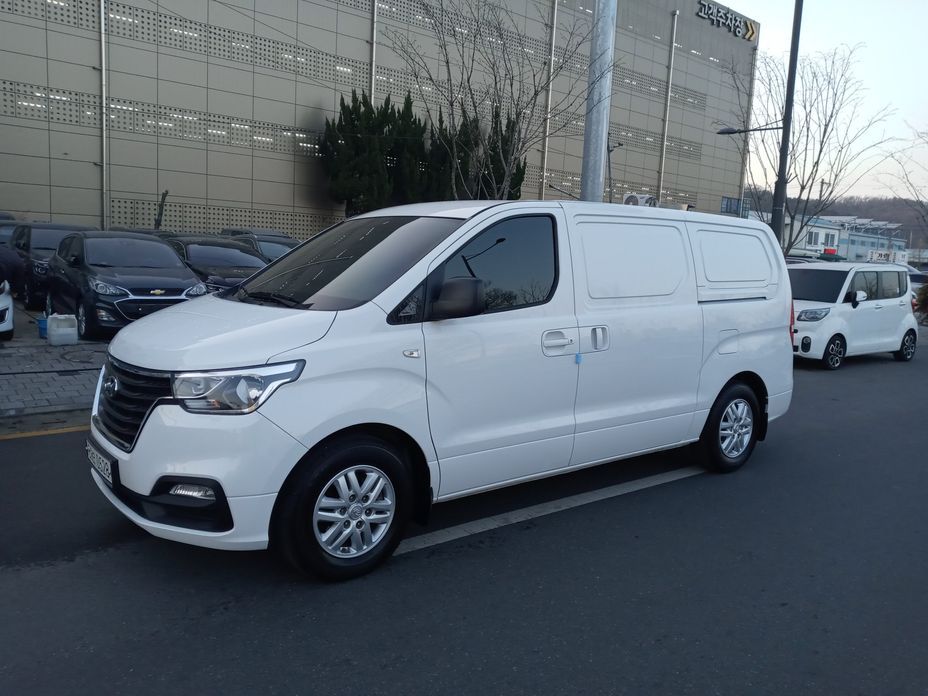 Hyundai Starex 2021