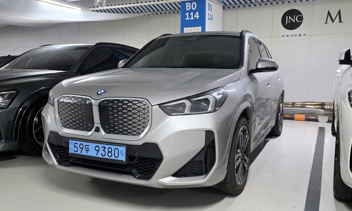 BMW iX1 2024