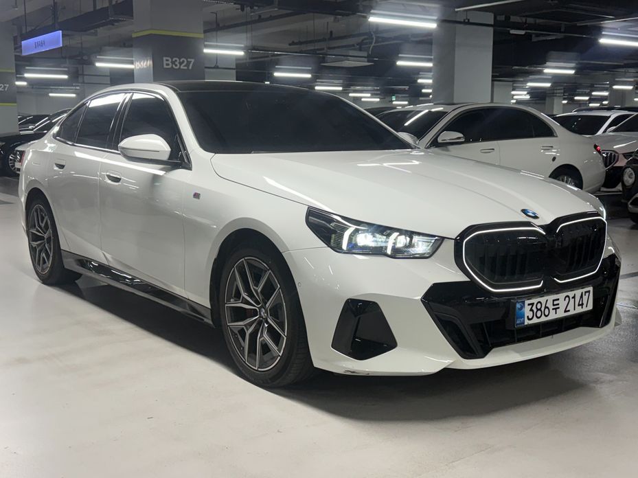BMW 5-Series 2024