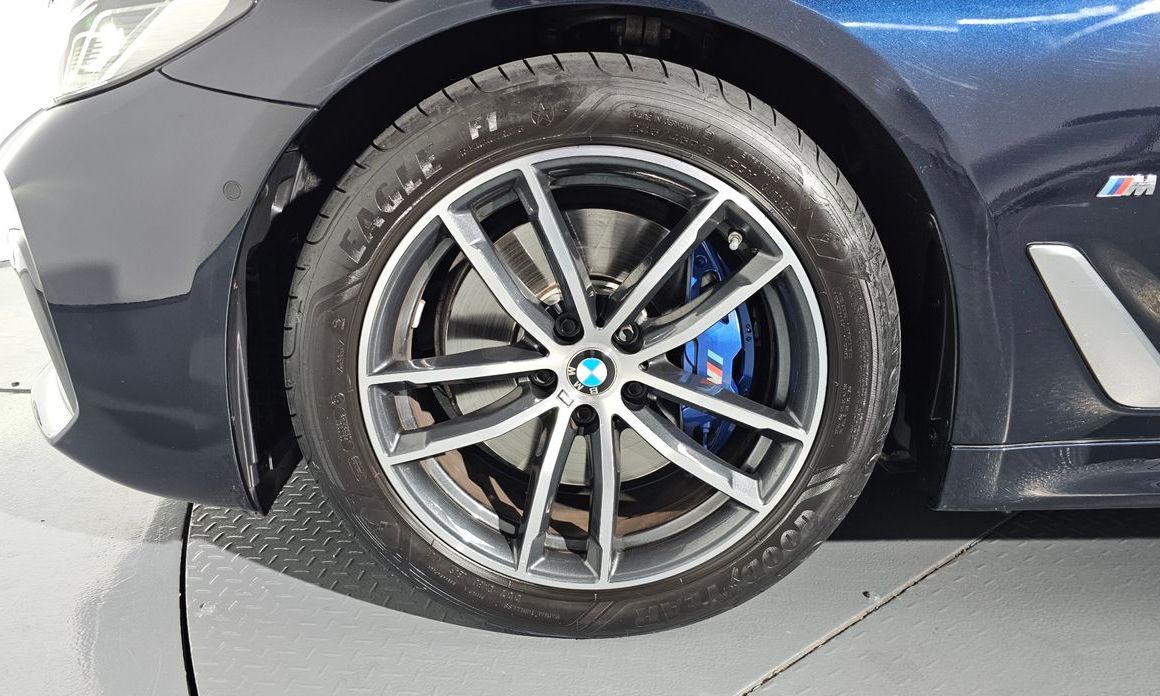 BMW 5-Series 2022
