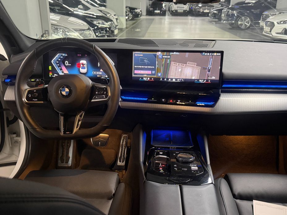 BMW 5-Series 2024