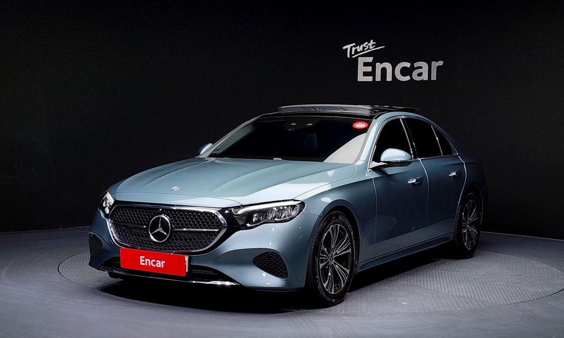 Mercedes-Benz E-Class 2024