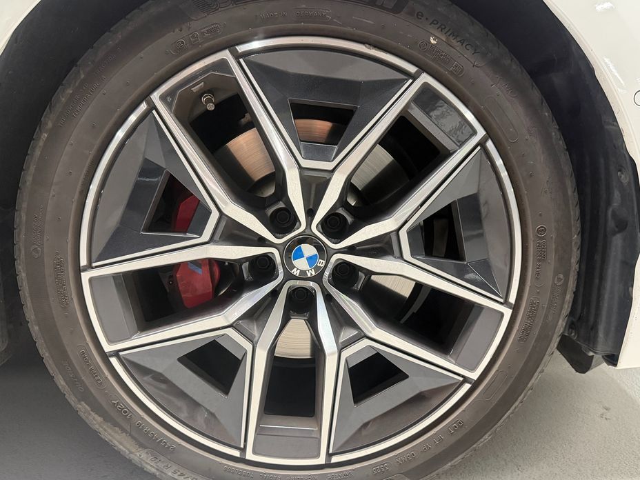 BMW 5-Series 2024