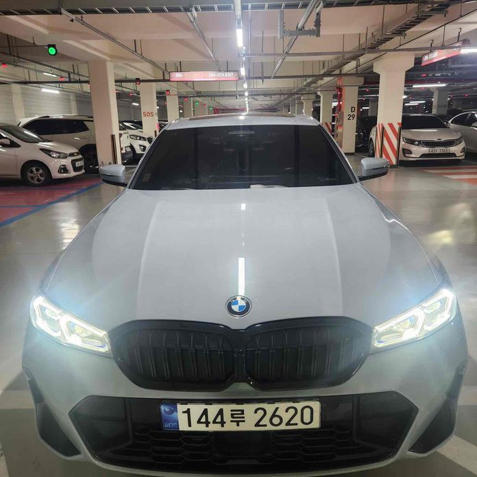 BMW 3-Series 2023