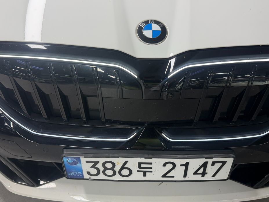 BMW 5-Series 2024